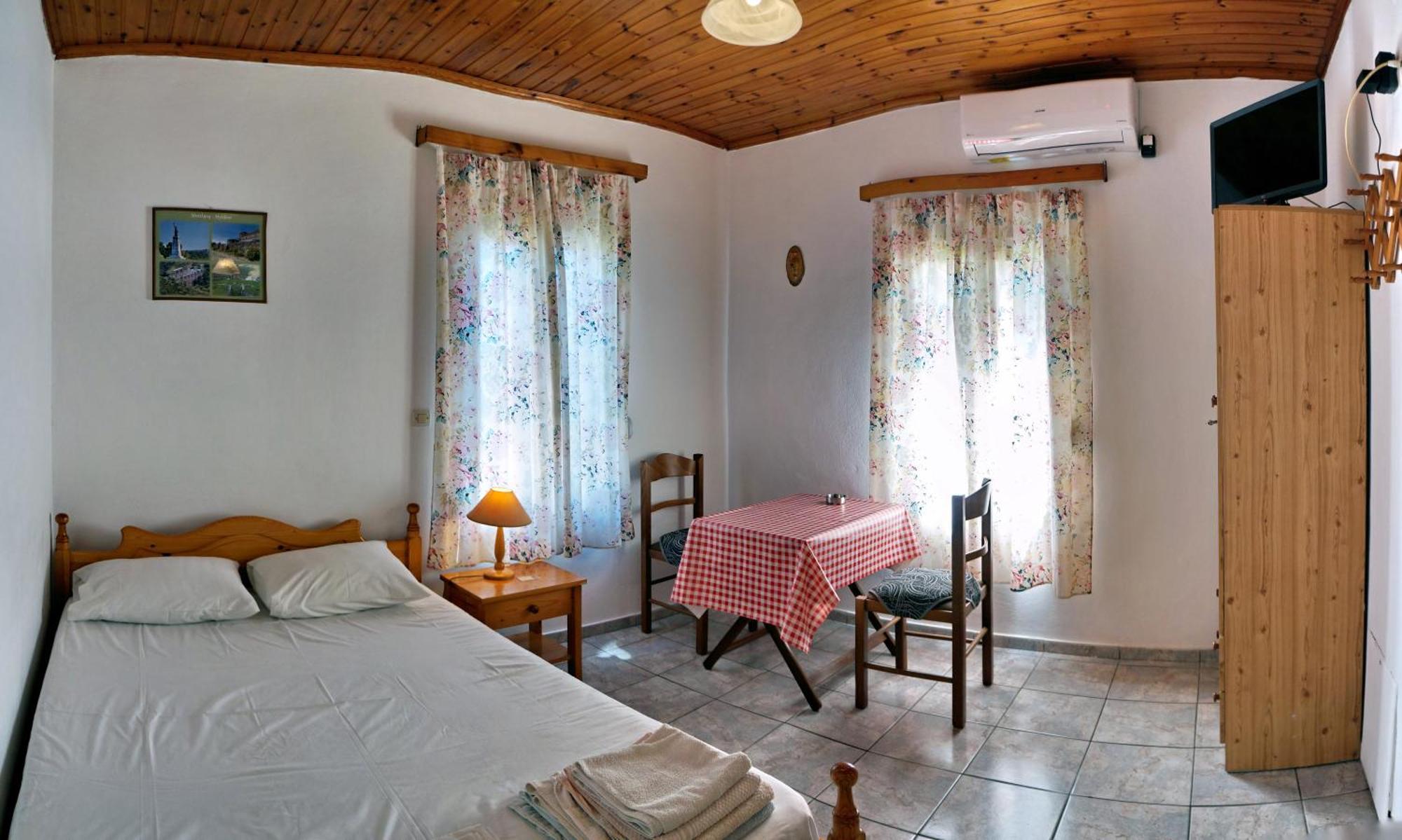Angelos Rooms Mytilene Bagian luar foto