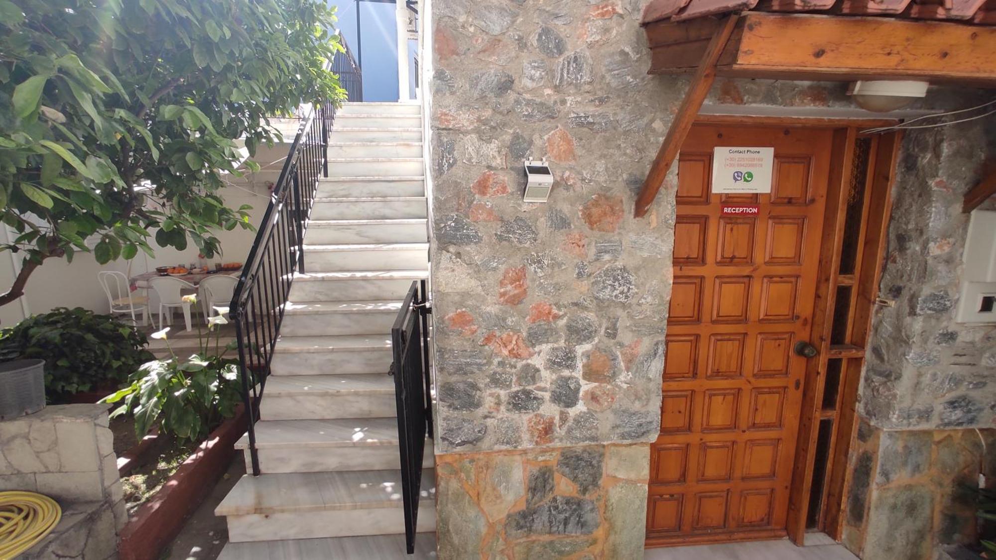 Angelos Rooms Mytilene Bagian luar foto
