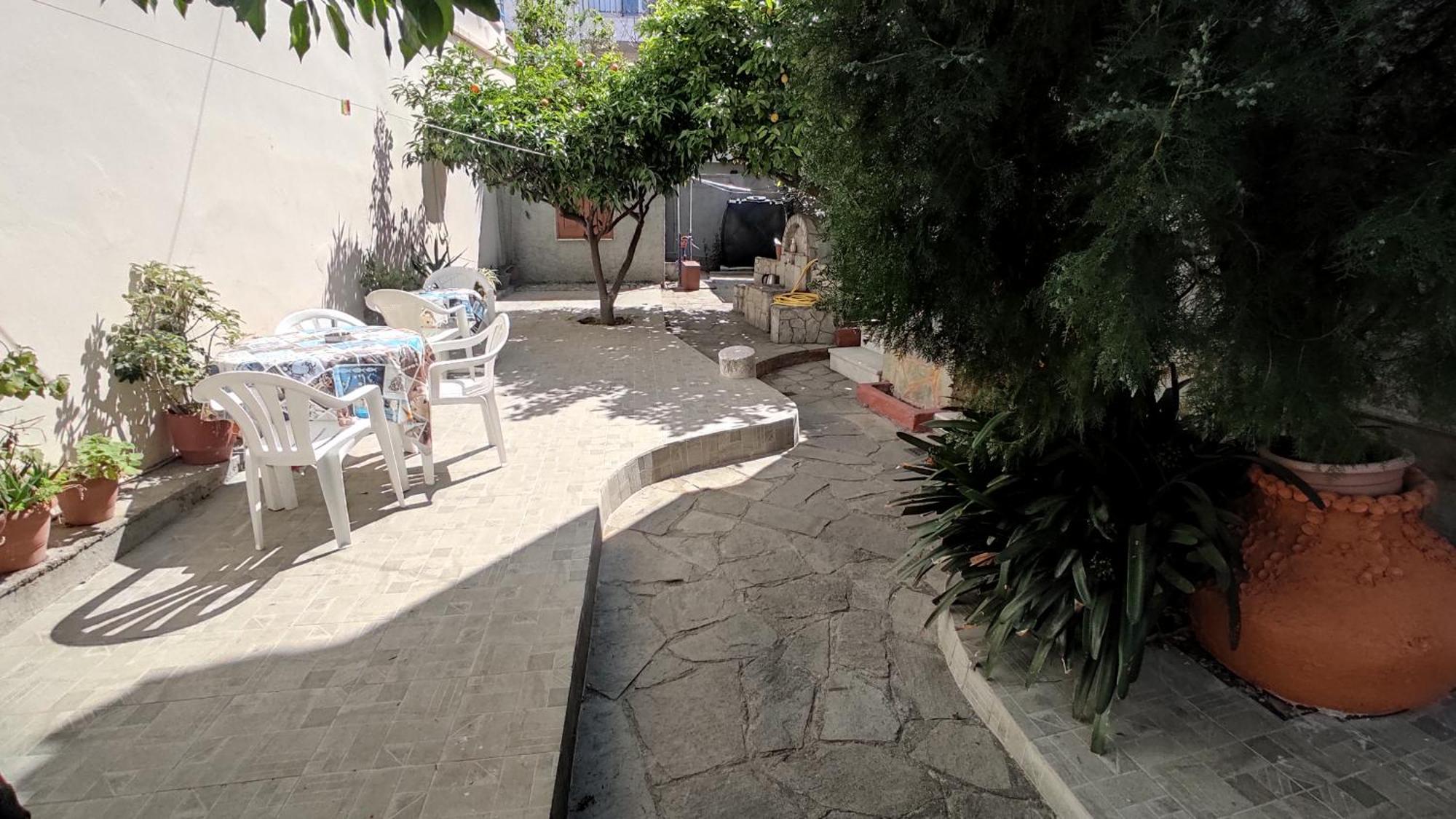 Angelos Rooms Mytilene Bagian luar foto