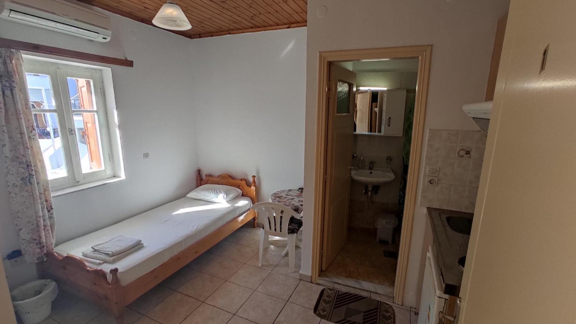 Angelos Rooms Mytilene Bagian luar foto