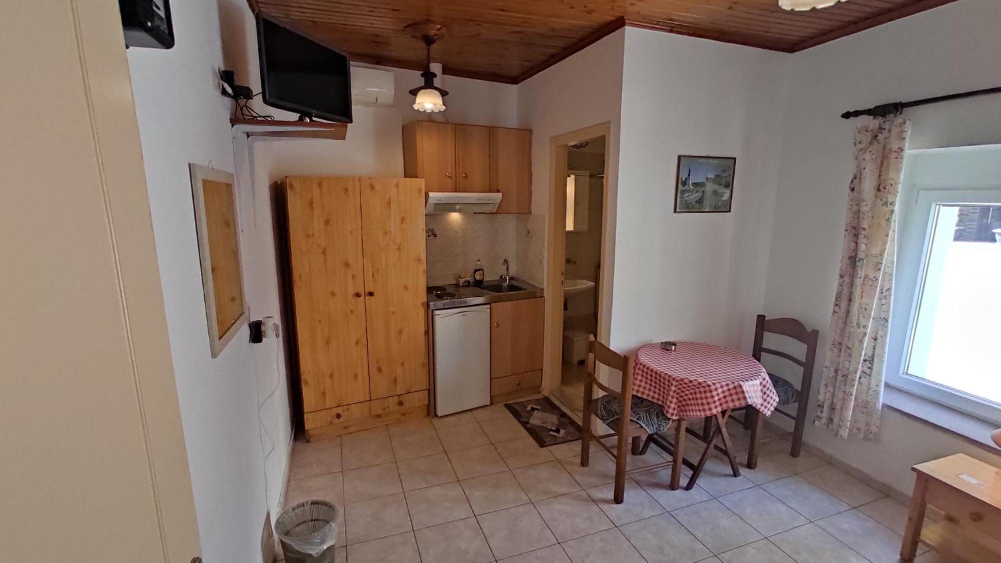 Angelos Rooms Mytilene Bagian luar foto
