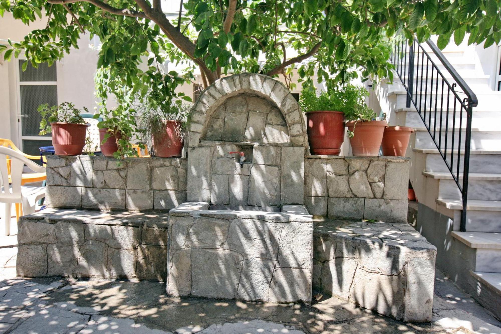 Angelos Rooms Mytilene Bagian luar foto